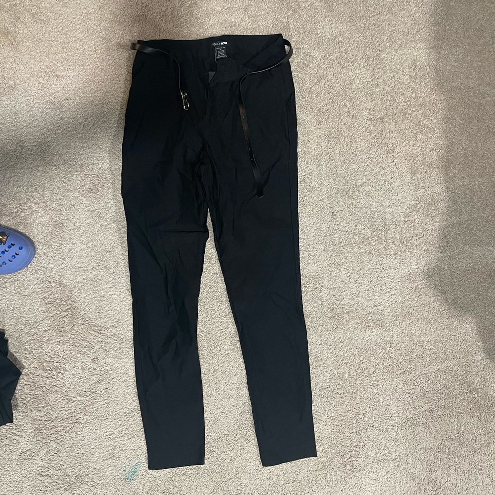 Selling Mixture of work pants -FashionNova , Old Navy